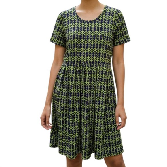 LuLaRoe Dresses & Skirts - LulaRoe Amelia Stylish Green and Black Patterned Midi Dress - NWT